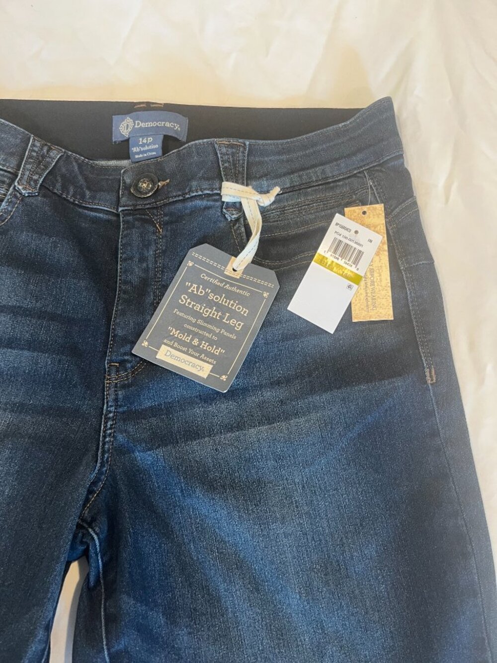 Democracy Women's Petite Ab Solution Straight Leg Jeans - 14P NWT - Picture 7 of 8
